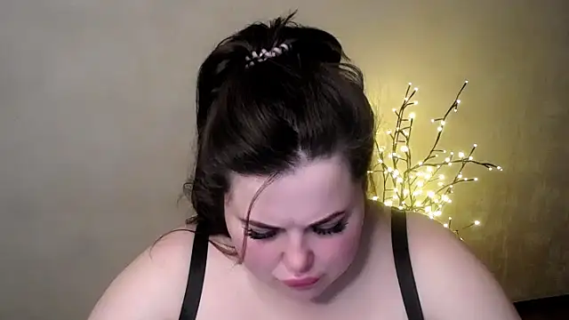 Emily_Mo's cam snapshot