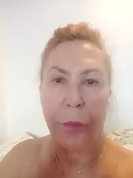 Hottie-Mom's cam snapshot