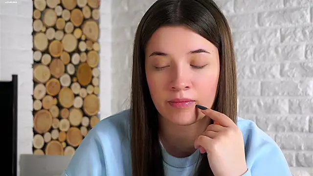 LowOncoming live sex cam