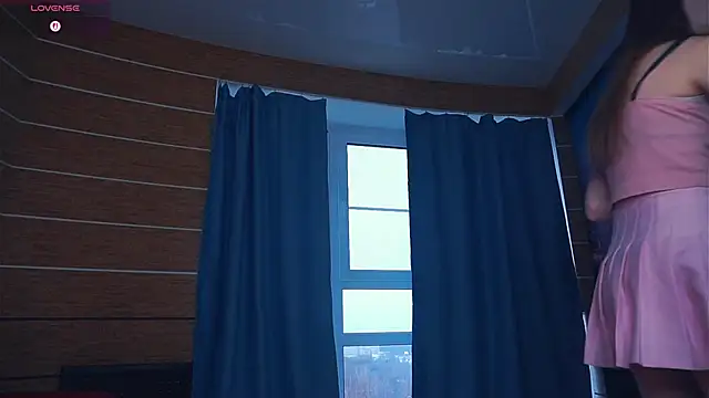 OnaZiroge live sex cam