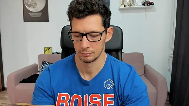 BrutusK08 live sex cam