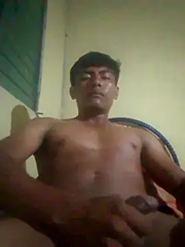 GuzzMiranda18 live sex cam