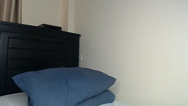 NIKKIE_LOVE live sex cam