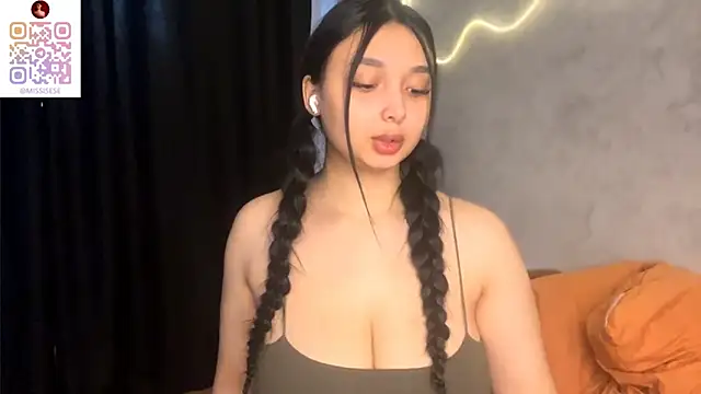 UdeleBarns live sex cam