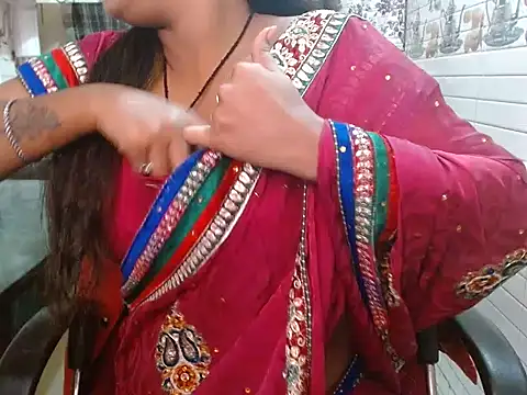 LovingPihu live sex cam