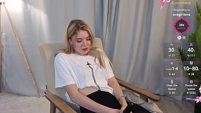 ToyaBosques live sex cam