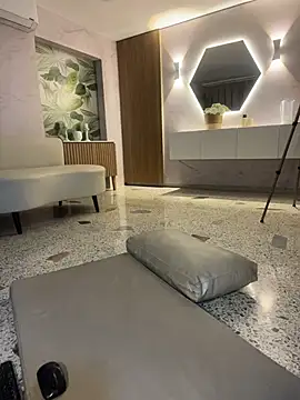 Maxim-Walker live sex cam