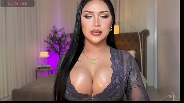 Your_Majesty_Tyra live sex cam