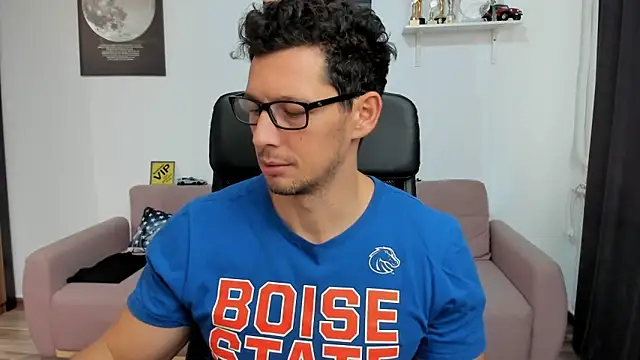 BrutusK08 live sex cam