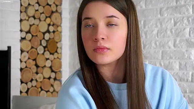 LowOncoming live sex cam