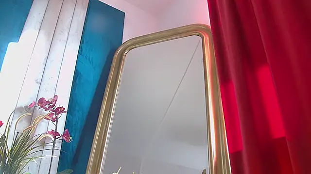 Foxxxy_MILF live sex cam