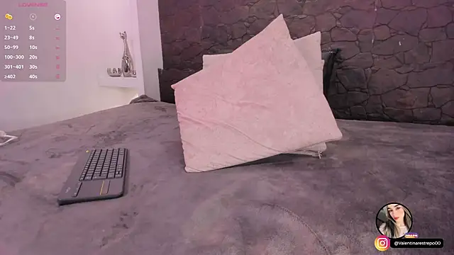 EmilyAllen_1's cam snapshot