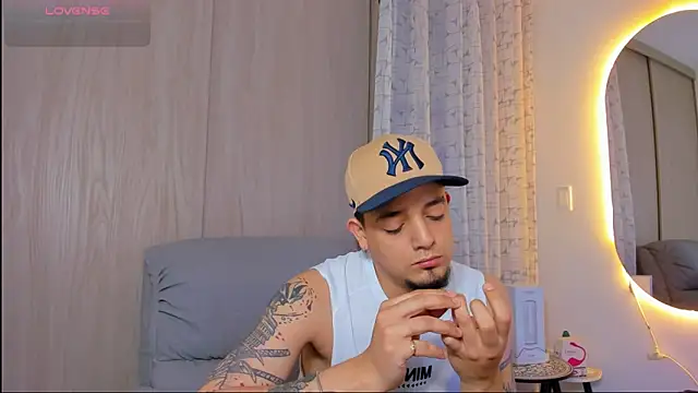 alejandro_calderon1 live sex cam