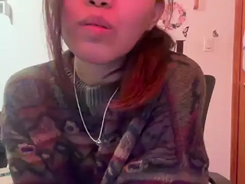 tinydaisy21's cam snapshot