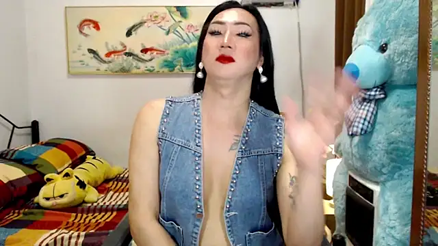 LovelyQueen69 live sex cam