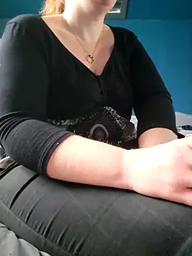 petitoiseau67's cam snapshot