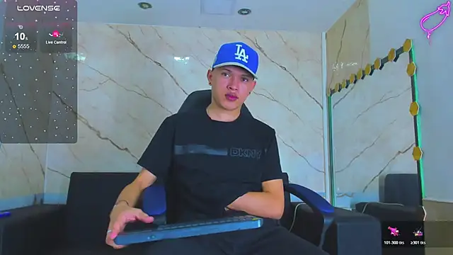 jeremytonner live sex cam