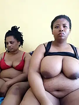 Prettyboobiesx's cam snapshot