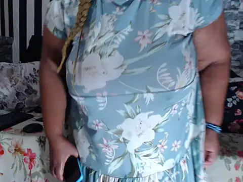 BigHotMatureXx's cam snapshot