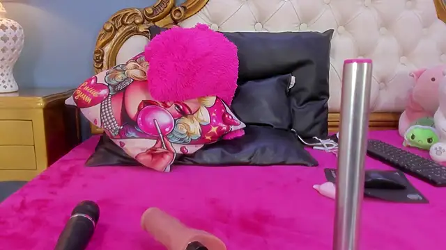 AlanaJones1's cam snapshot