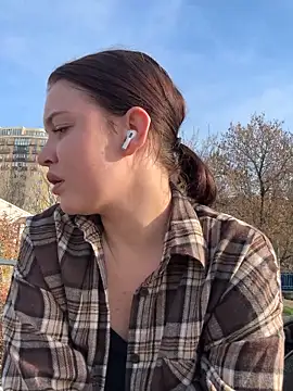 KikiWatson live sex cam