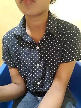 Navya67 live sex cam