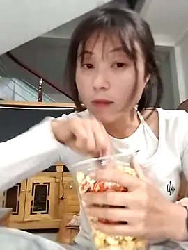 linda_bae00's cam snapshot