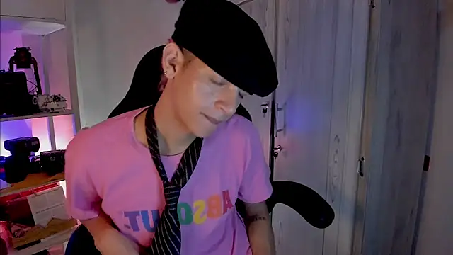 tylernova's cam snapshot