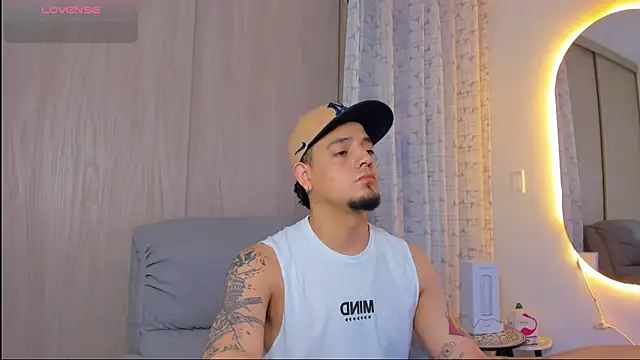 alejandro_calderon1's cam snapshot