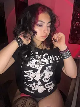 _g0thiccwitch_'s cam snapshot