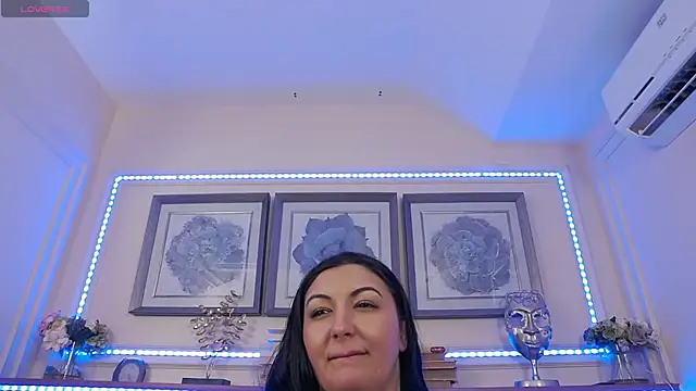 BustyEva_'s cam snapshot