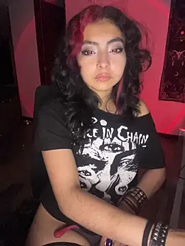 _g0thiccwitch_'s cam snapshot