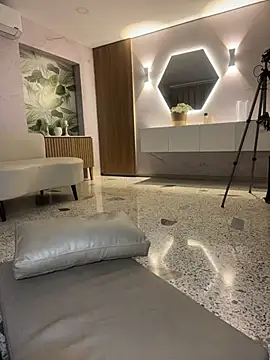 Maxim-Walker live sex cam