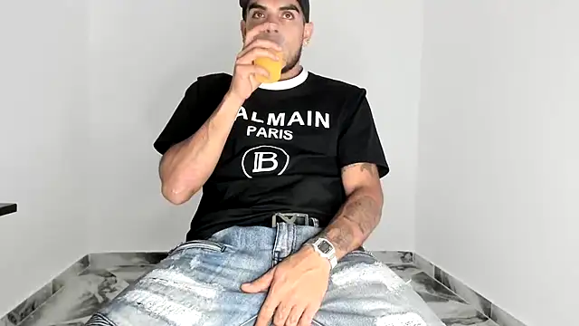 mikee_scooth's cam snapshot