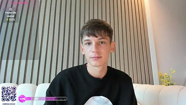 MiracleCam live sex cam