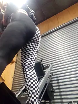 PinkTheHawk's cam snapshot