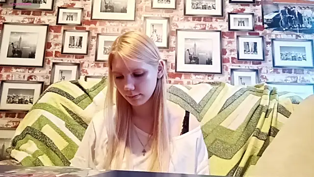 EvieBaggette's cam snapshot