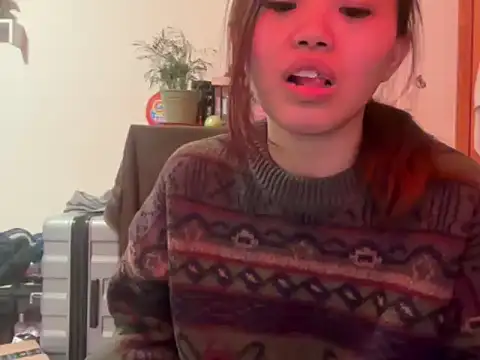 tinydaisy21's cam snapshot