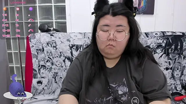 Nadine_asian's cam snapshot