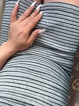 May-Squirt live sex cam