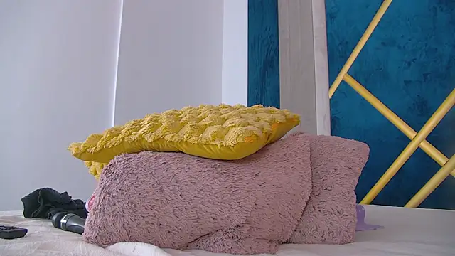 Foxxxy_MILF live sex cam