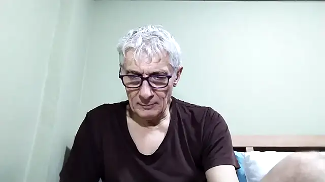 BIGUNCUTHARDCOCK live sex cam