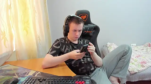 iliaskrislove live sex cam