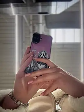 RiriRoseey live sex cam