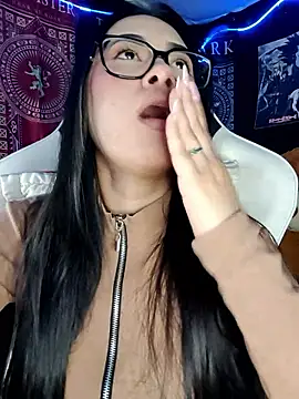 Janna_mnt's Stripchat show and profile