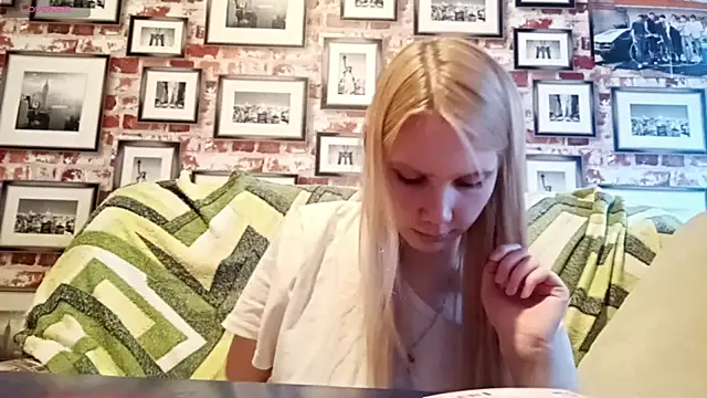 EvieBaggette's cam snapshot