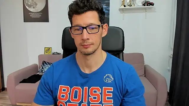 BrutusK08 live sex cam