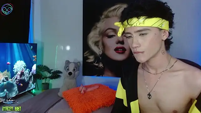 maxiy_001 live sex cam
