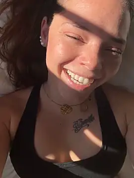 Wildmaca live sex cam