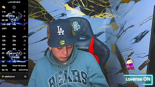 Kevin22_222 live sex cam